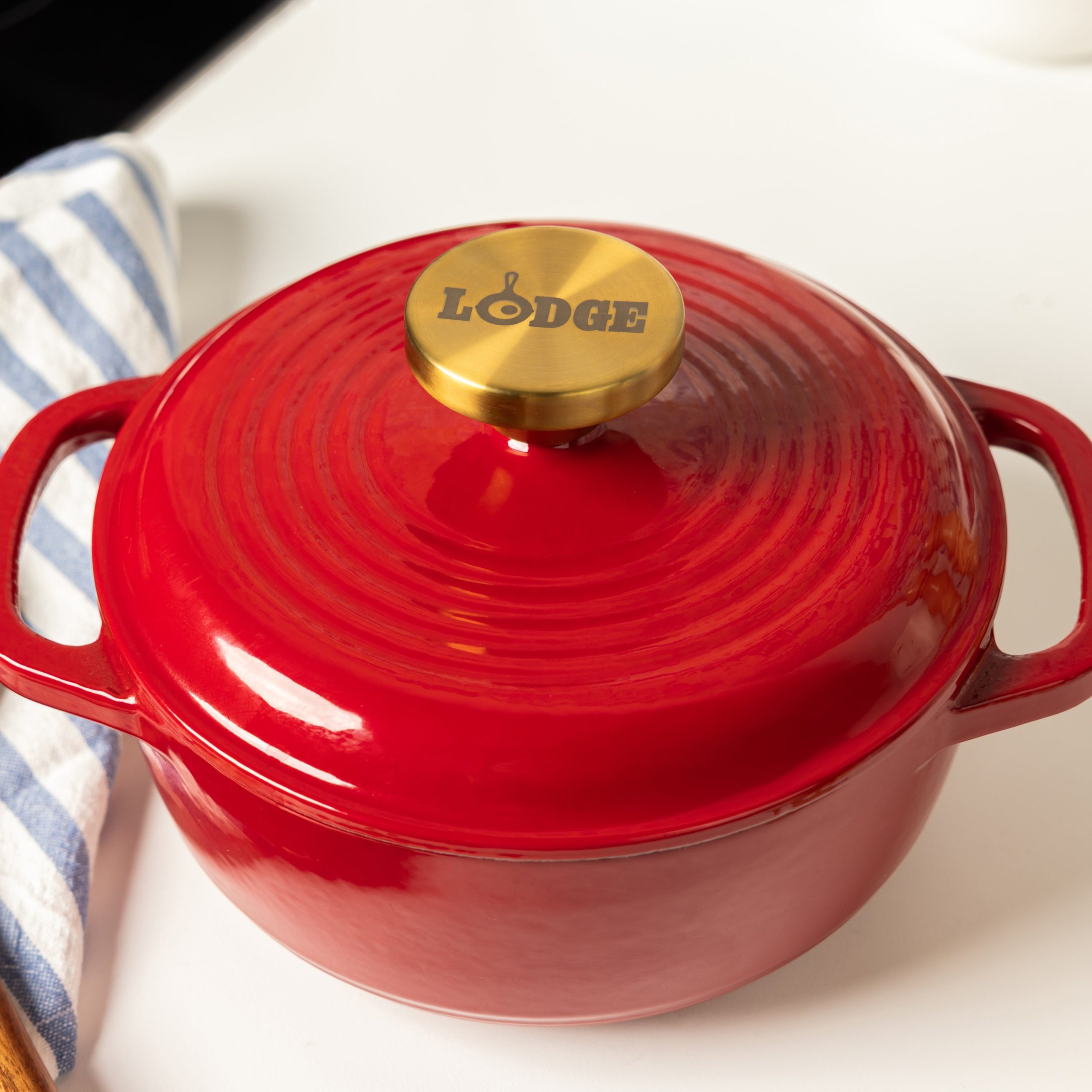 1.5 Quart Essential Enamel Dutch Oven - Image 6