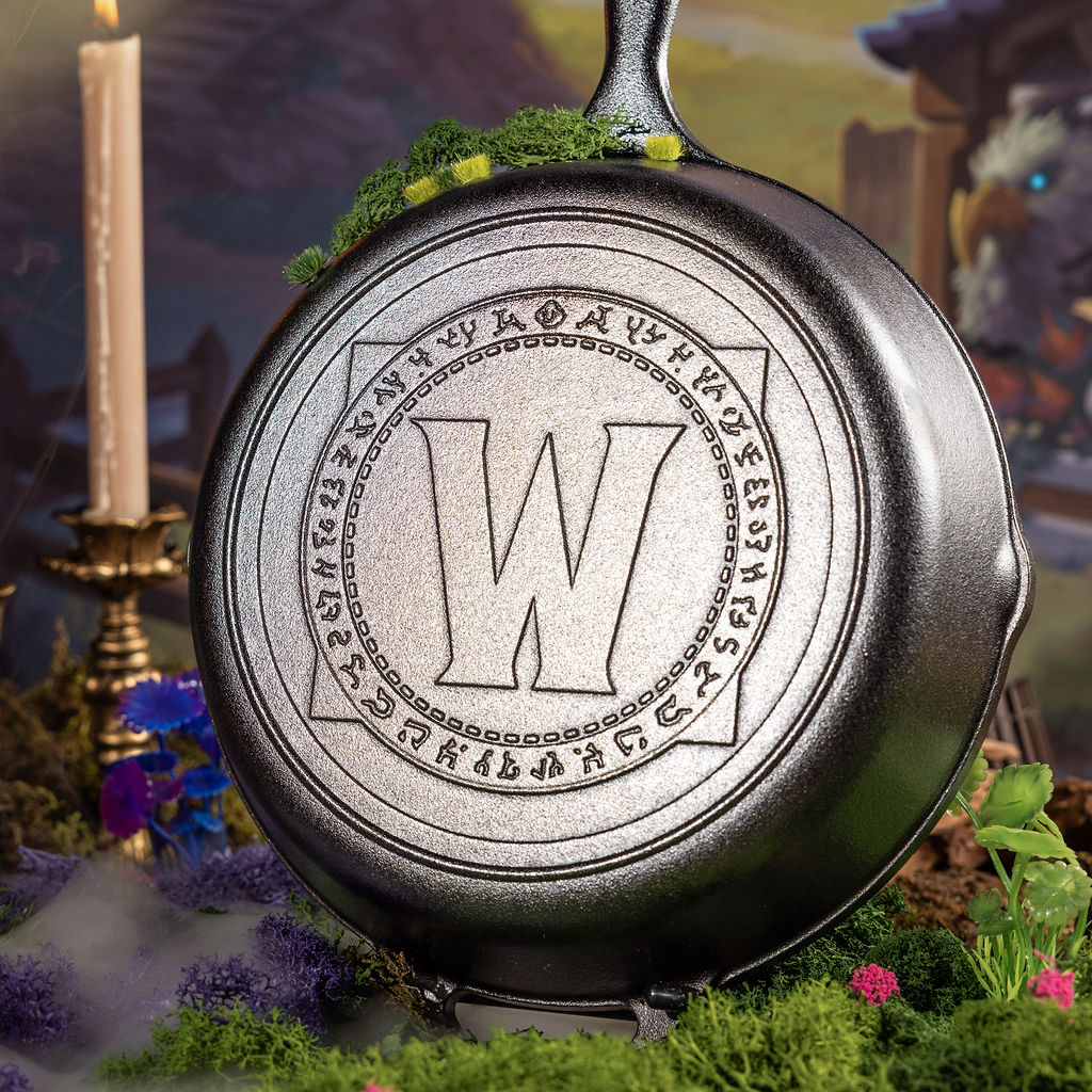 10.25 Inch Seasoned Cast Iron World of Warcraft Skillet - Image 6