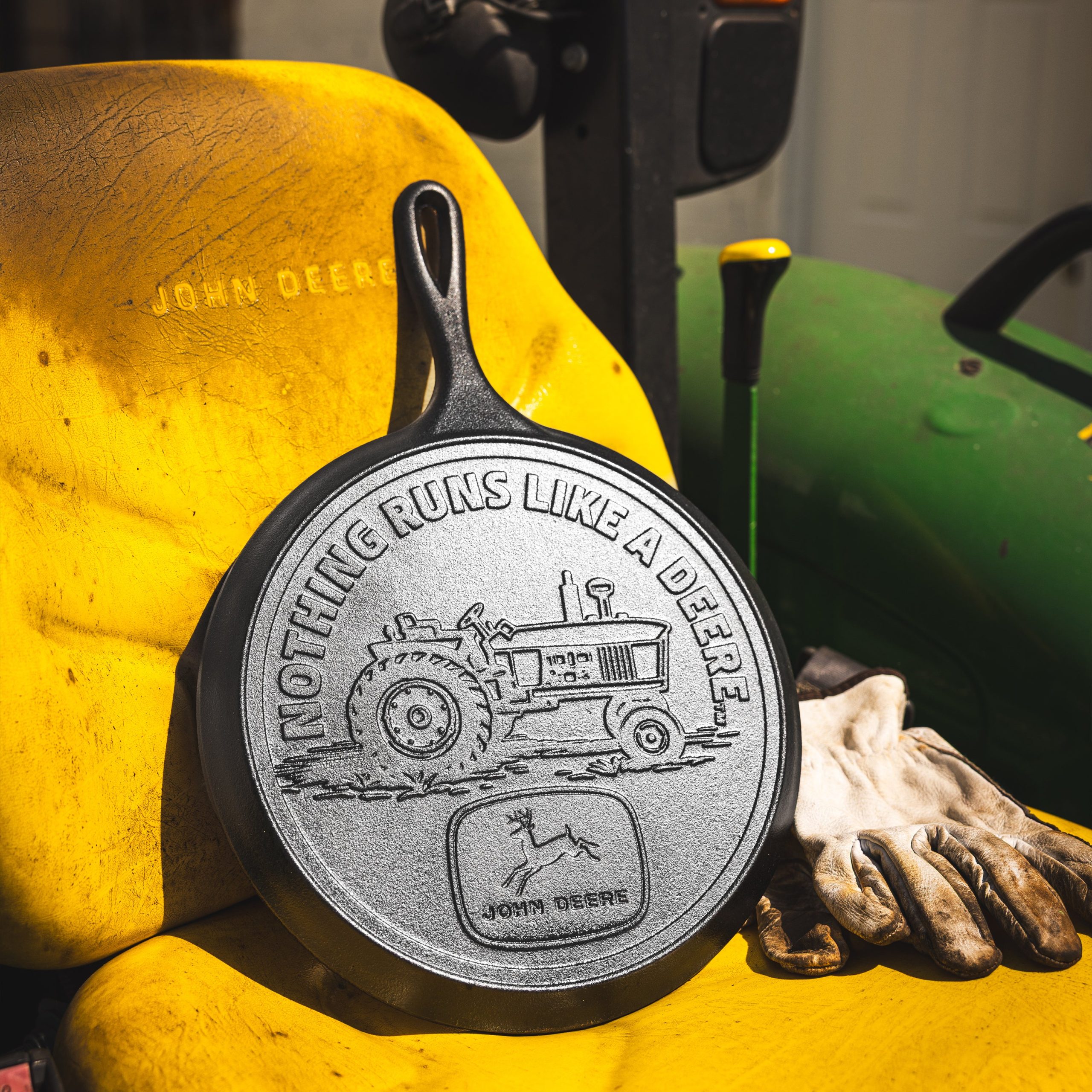 10.5 Inch Seasoned Cast Iron Griddle. John Deere Tractor - Image 4